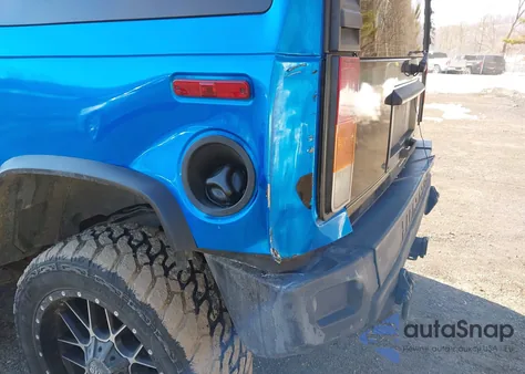 2004 Hummer H2 z USA, uszkodzony, nr VIN 5GRGN23U24H106093